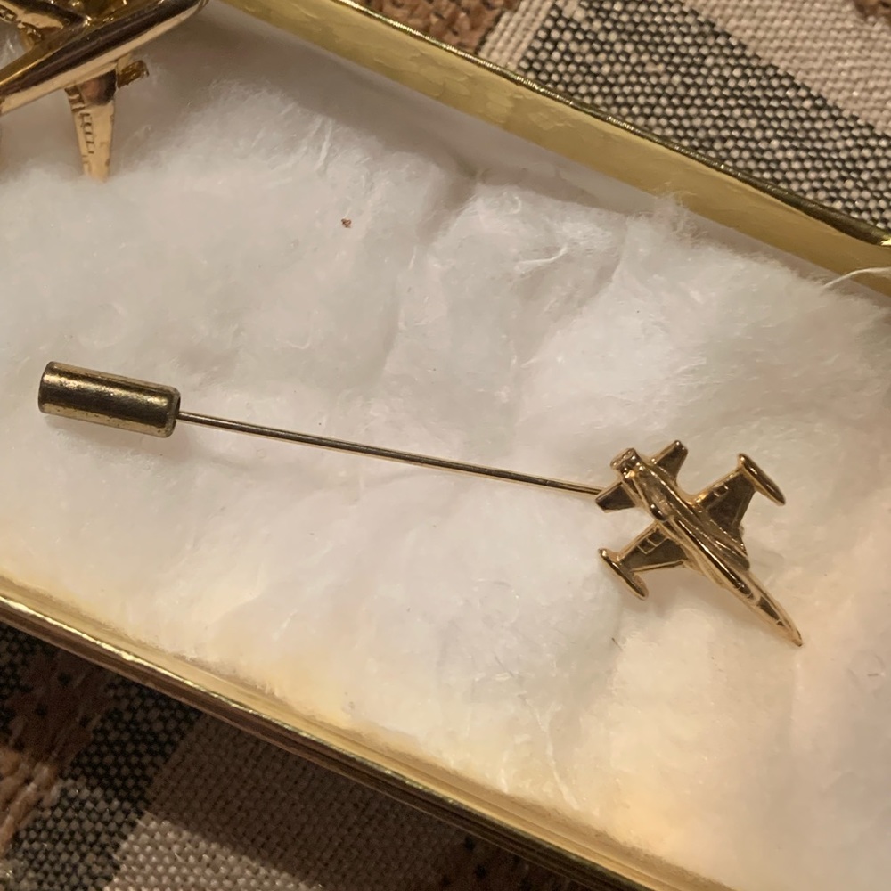 VINTAGE FIGHTER JET AIRPLANE STICK PIN